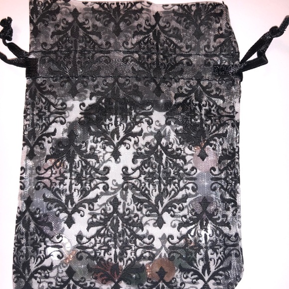 Sold - Picture 3 of 4